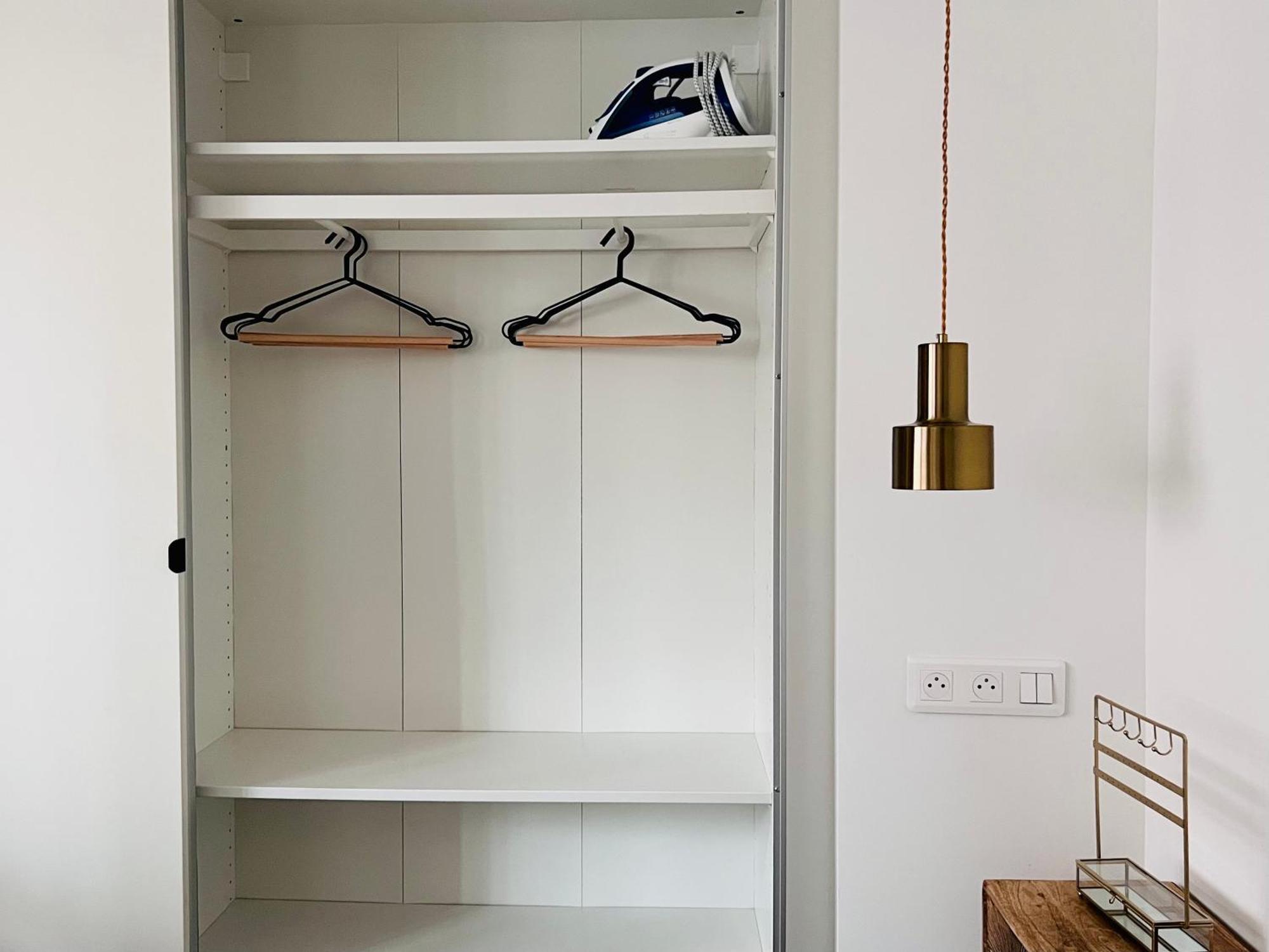 Montmartre Marvel! Designer Apartment Near Metro 파리 외부 사진