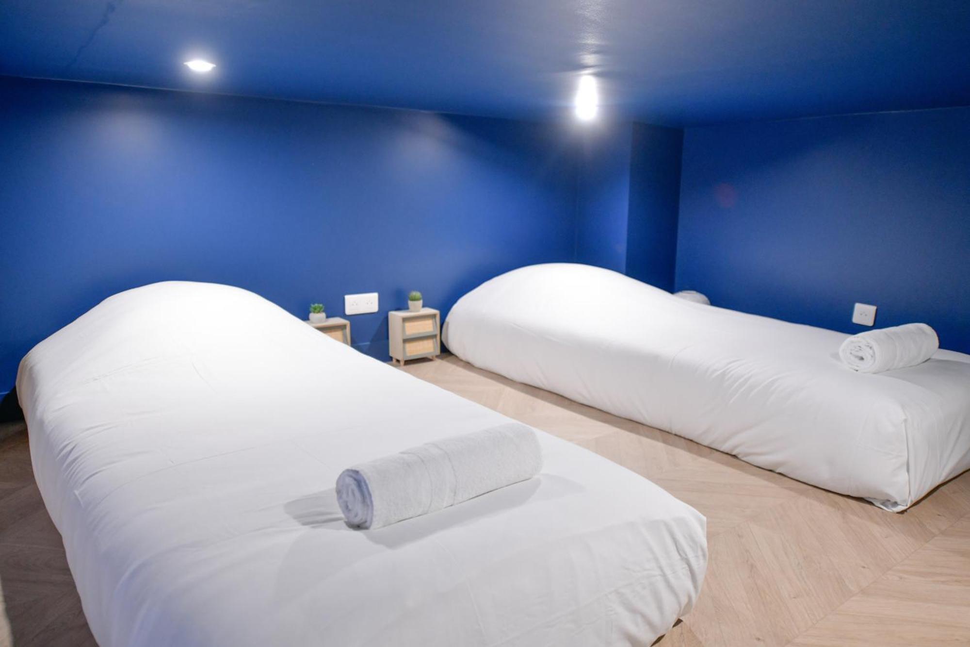 Montmartre Marvel! Designer Apartment Near Metro 파리 외부 사진