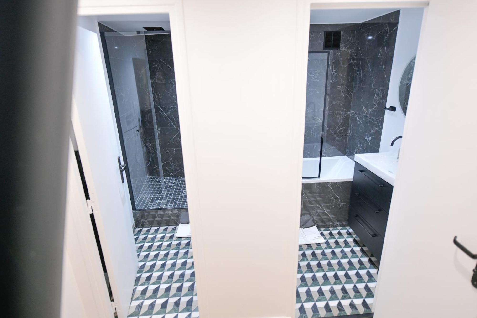 Montmartre Marvel! Designer Apartment Near Metro 파리 외부 사진